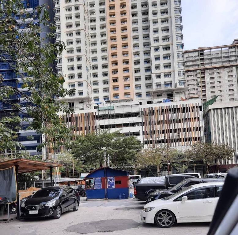 Kan Emilio Cozy 1BR Apartment in Makati - One-Bedroom Apartment