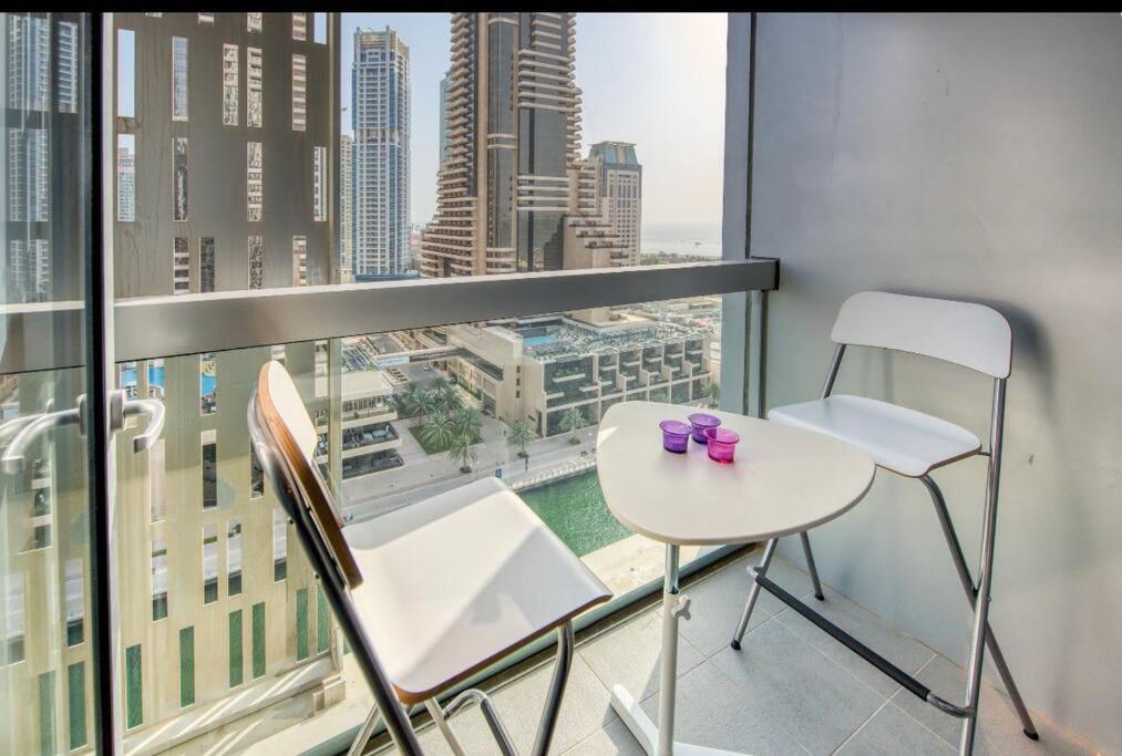 Fotografie z fotogalerie ubytování Cayan Tower Dubai v Dubaji