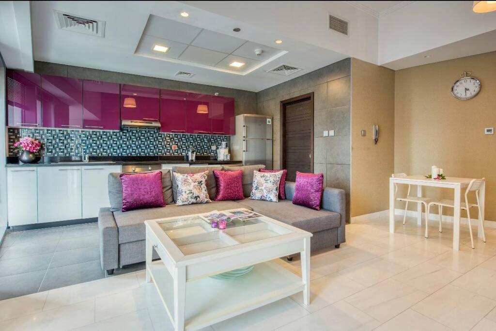 Fotografie z fotogalerie ubytování Cayan Tower Dubai v Dubaji