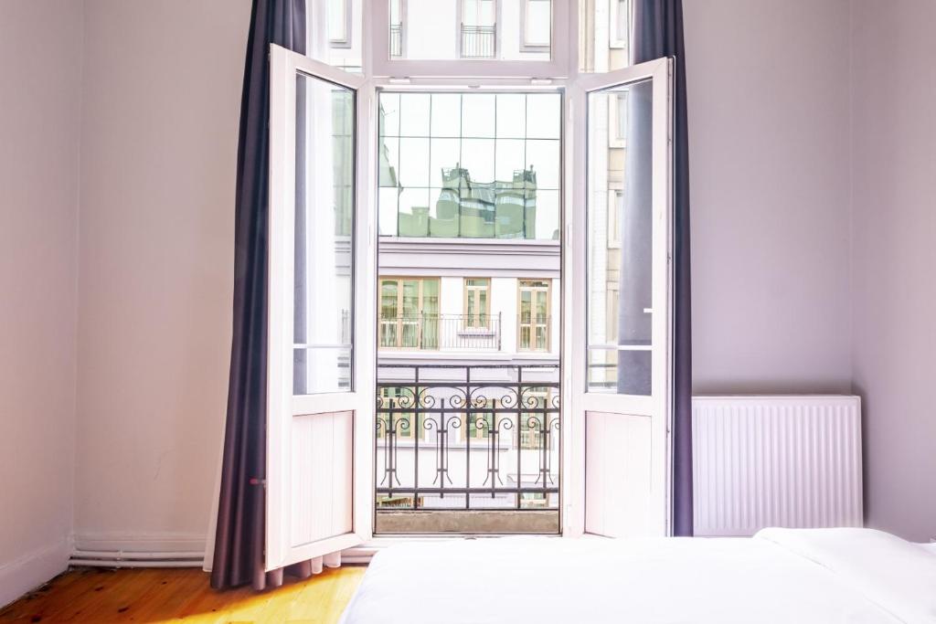 Refreshing and Central Apartment in Beyoglu