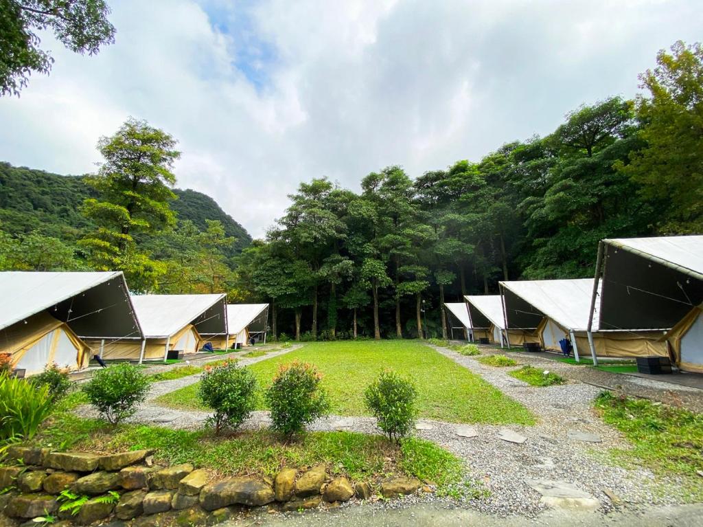 Příroda nedaleko luxury tent