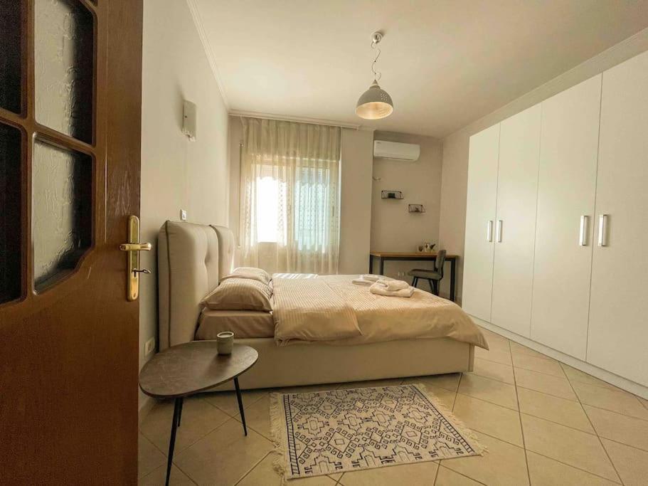 Downtown Flat near Center with 24h Self Check-In - Image 7