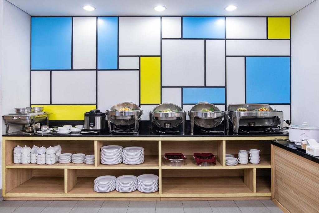 Kuchyň nebo kuchyňský kout v ubytování Hotel Citradream Cirebon