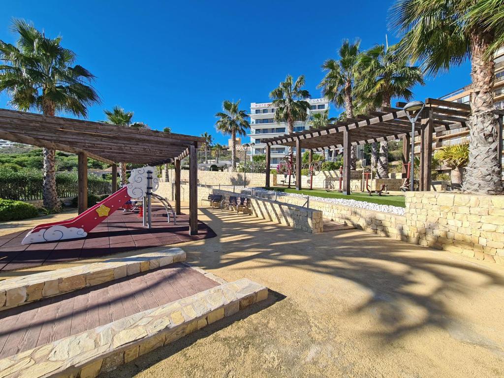 Beachfront Luxury Apartments, Arenales del Sol – Bijgewerkte ...