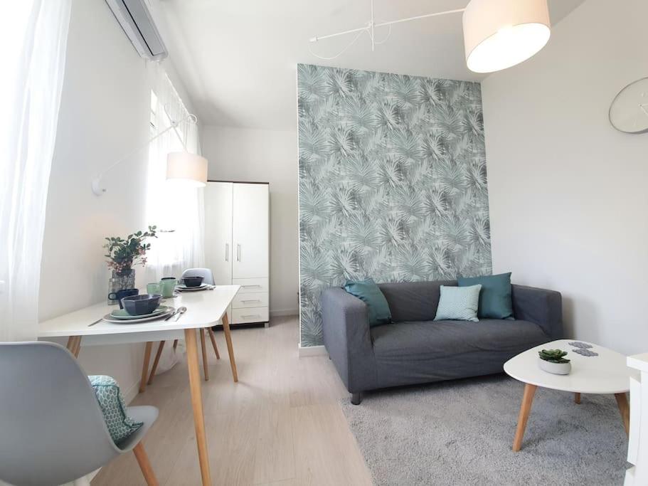 Posedenie v ubytovaní Master apartment with Air CONDITION and SEPARATED ROOFTOP terrace
