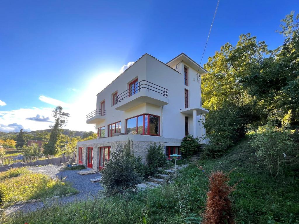 Hoone, kus villa asub
