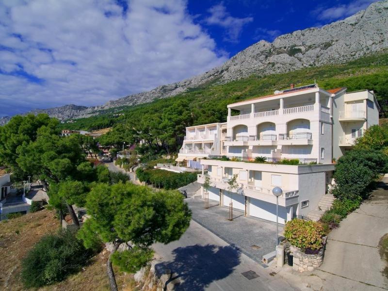 Fotografia z galérie ubytovania Ferienwohnung in Brela mit Meerblick, Terrasse, Klimaanlage, W-LAN 201-10 v destinácii Brela