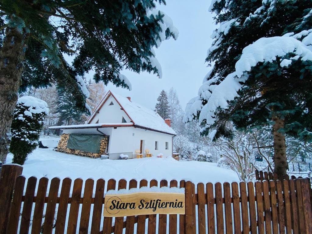 Stara Szlifiernia - dom na wyłączność om vinteren