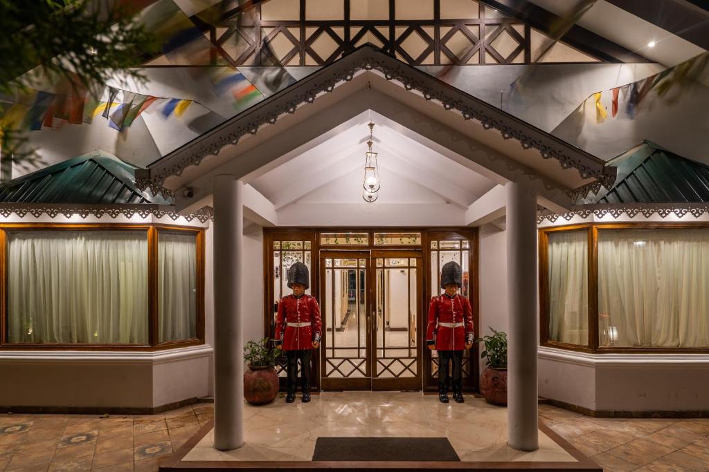 Členové personálu v ubytování Summit Lillium Hotel & Spa