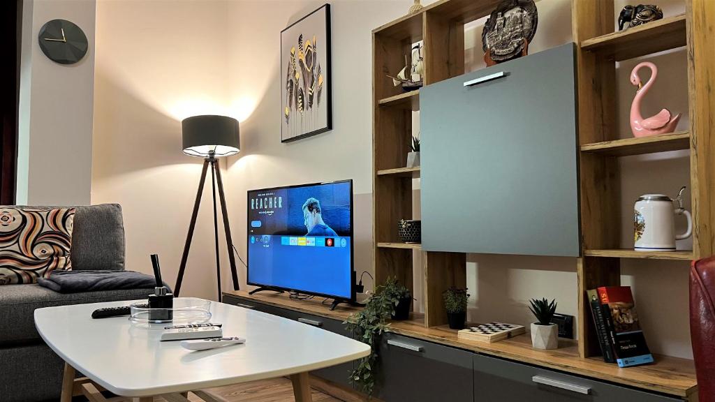 CENTRAL - Spacious Comfy Apartment TIRANA (balcony - Imazhi 2