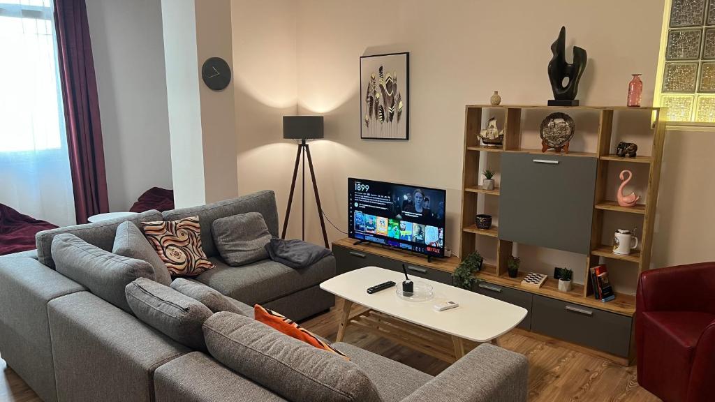 CENTRAL - Spacious Comfy Apartment TIRANA (balcony - Imazhi 3