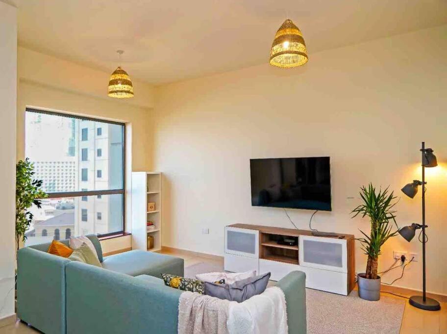 Fotografie z fotogalerie ubytování Island living in the heart of JBR, 3 bedrooms v Dubaji