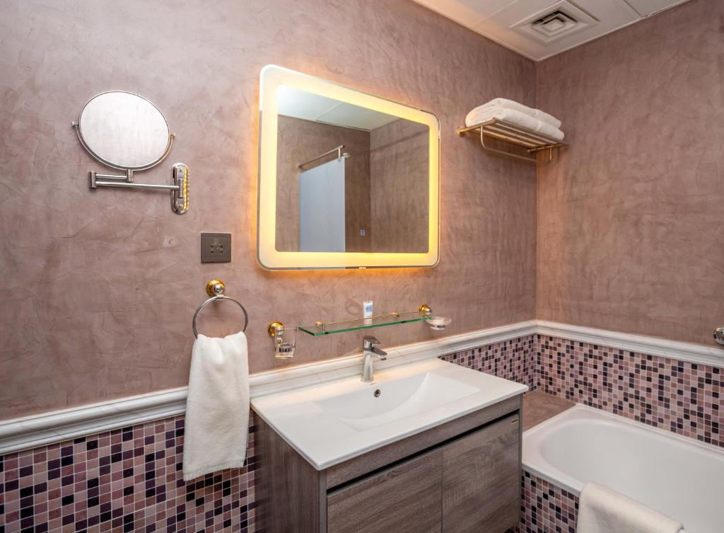 Bagno di Ezdan Hotel, Residences