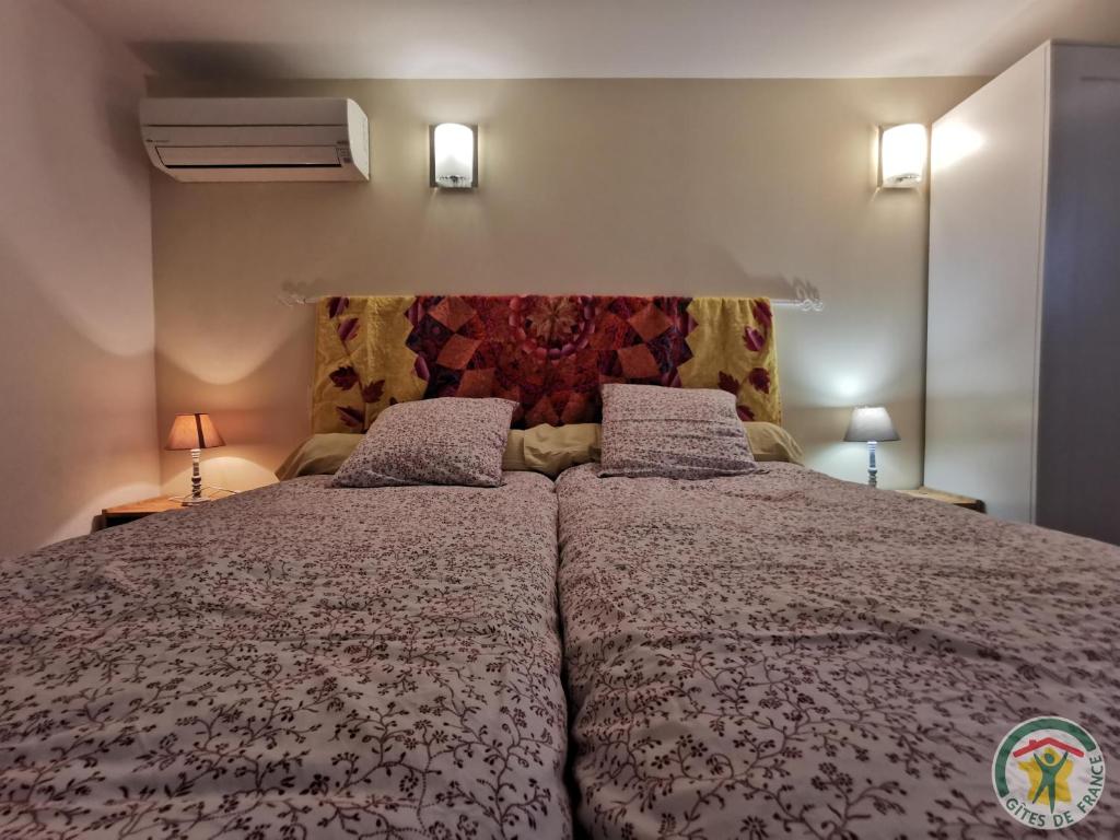 Cama ou camas em um quarto em La Saladelle