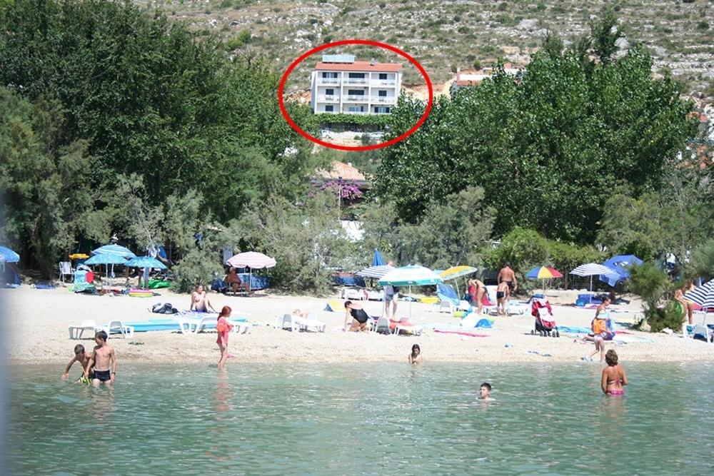 Fotografia z galérie ubytovania Apartment in Duce with sea view, balcony, air conditioning, WiFi 4167-5 v destinácii Duće