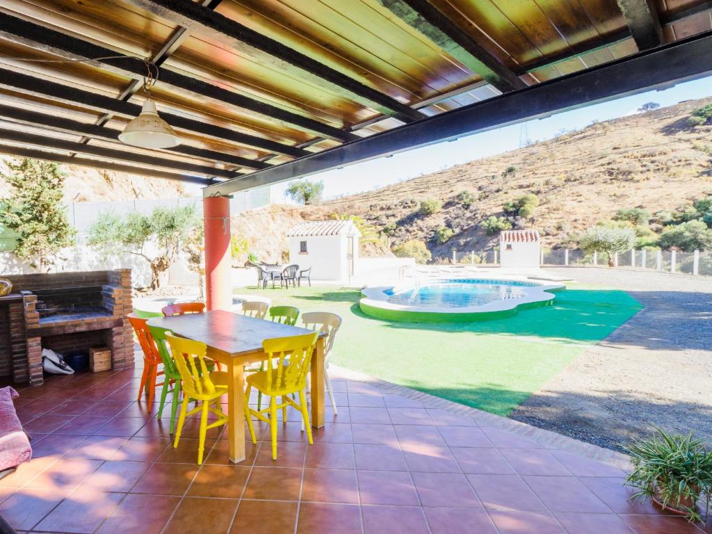 The swimming pool at or close to Cubo's Finca La Curva