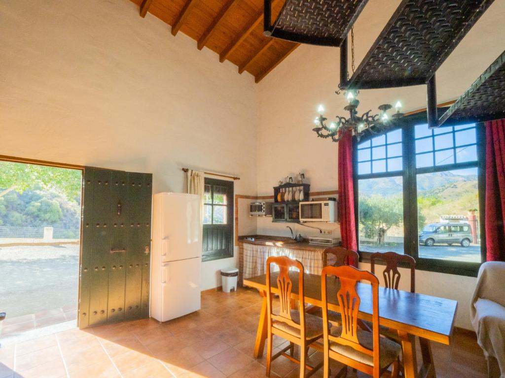 A kitchen or kitchenette at Cubo's Finca La Curva