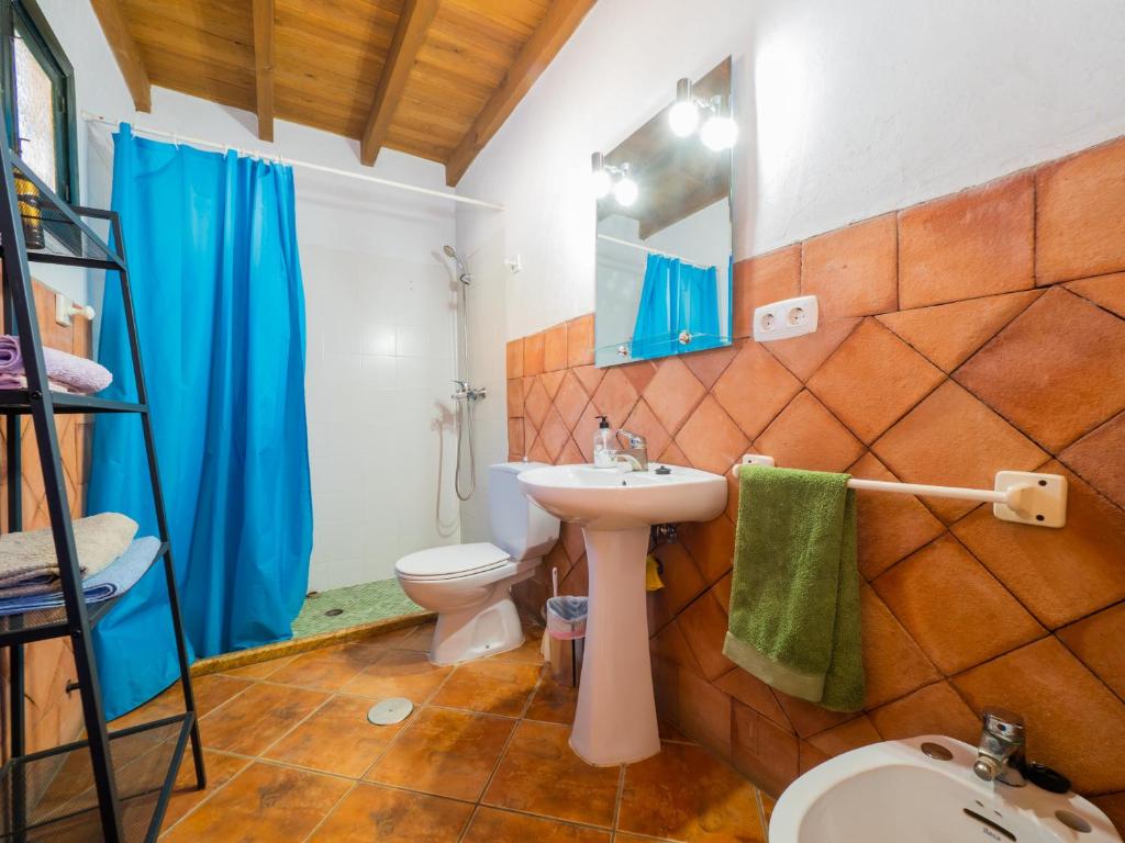 A bathroom at Cubo's Finca La Curva
