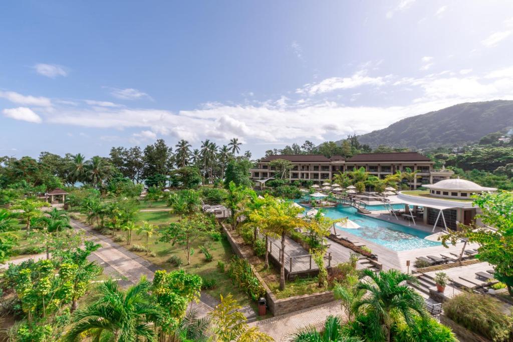 Bazén v ubytování Savoy Seychelles Resort & Spa nebo v jeho okolí