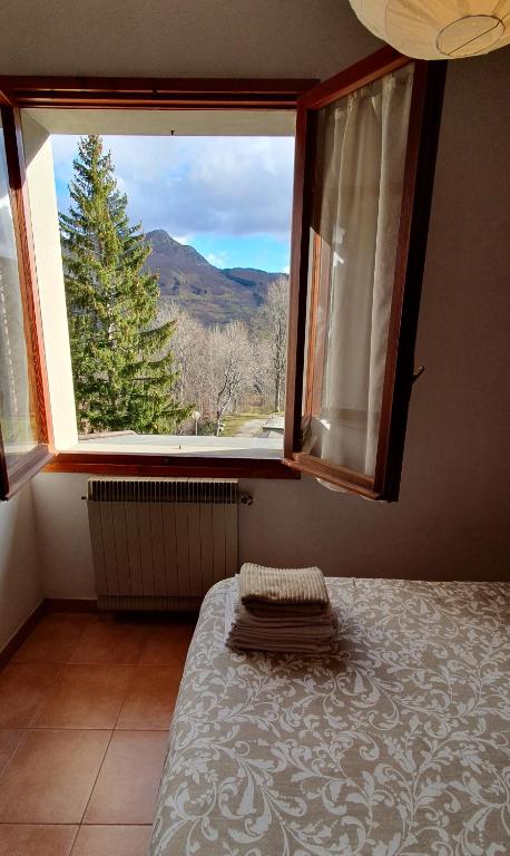 Nespecifikovaný výhled na hory nebo výhled na hory při pohledu z hotelu