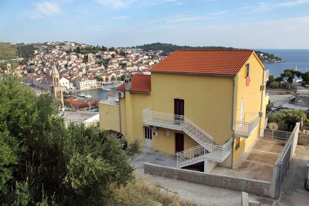 Apartment in Hvar town with sea view, terrace, air conditioning, WiFi 3615-2
