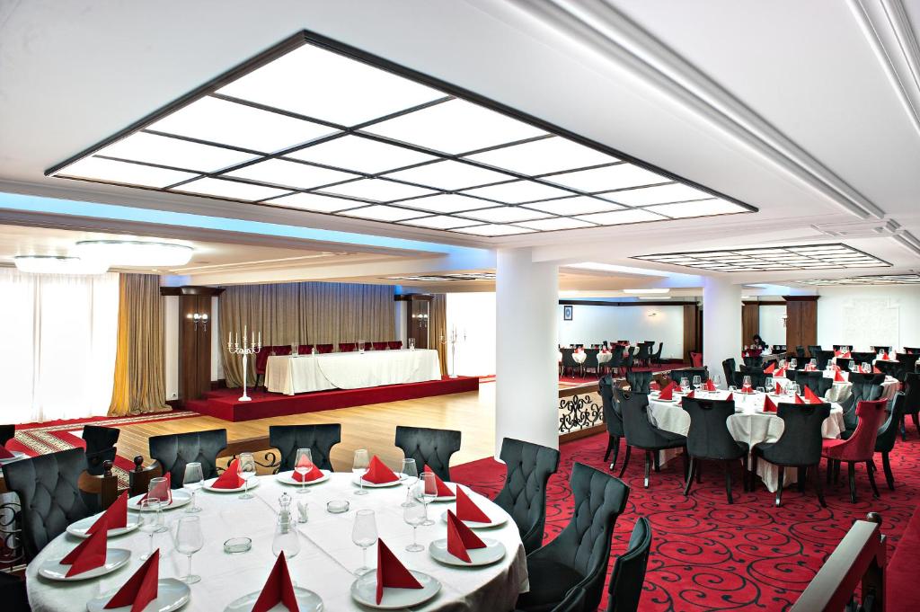 Hotel Cornul Vanatorului - Resim 5