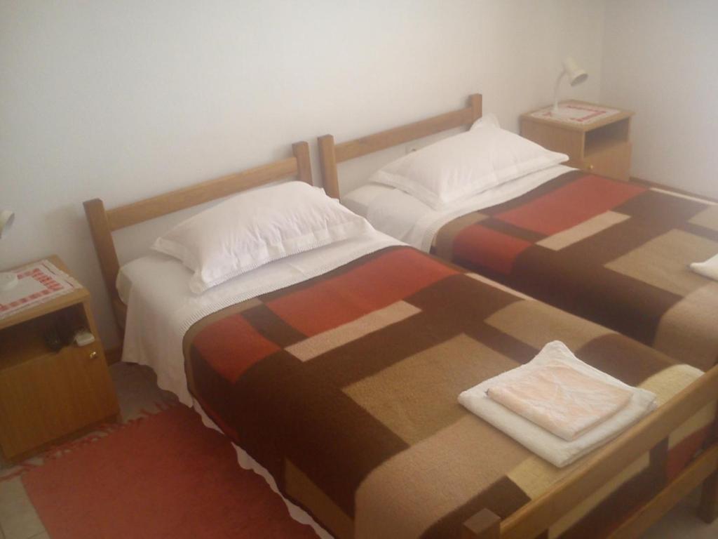 Posteľ alebo postele v izbe v ubytovaní Studio apartment in Hvar town with sea views, terrace, air conditioning, WiFi 3615-5