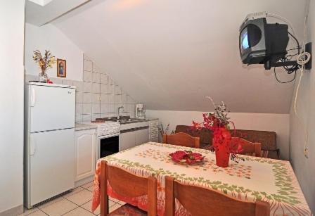 Kuchyň nebo kuchyňský kout v ubytování Apartment in Sukosan with terrace, air conditioning, W-LAN 654-3