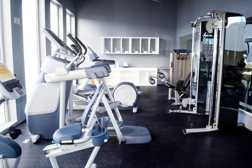 Fitness centrum a/nebo fitness zařízení v ubytování Estudio 2a sobre la playa, piscina, gimnasio, excelente opcion