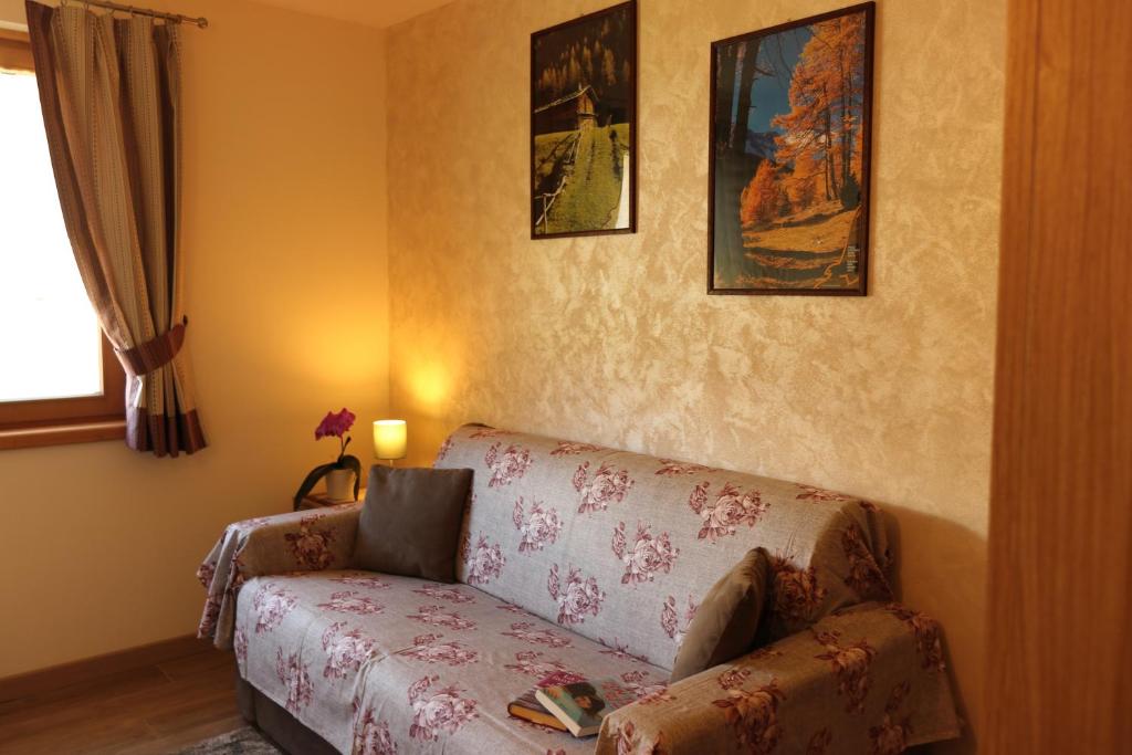 Χώρος καθιστικού στο Casa dello Sciatore