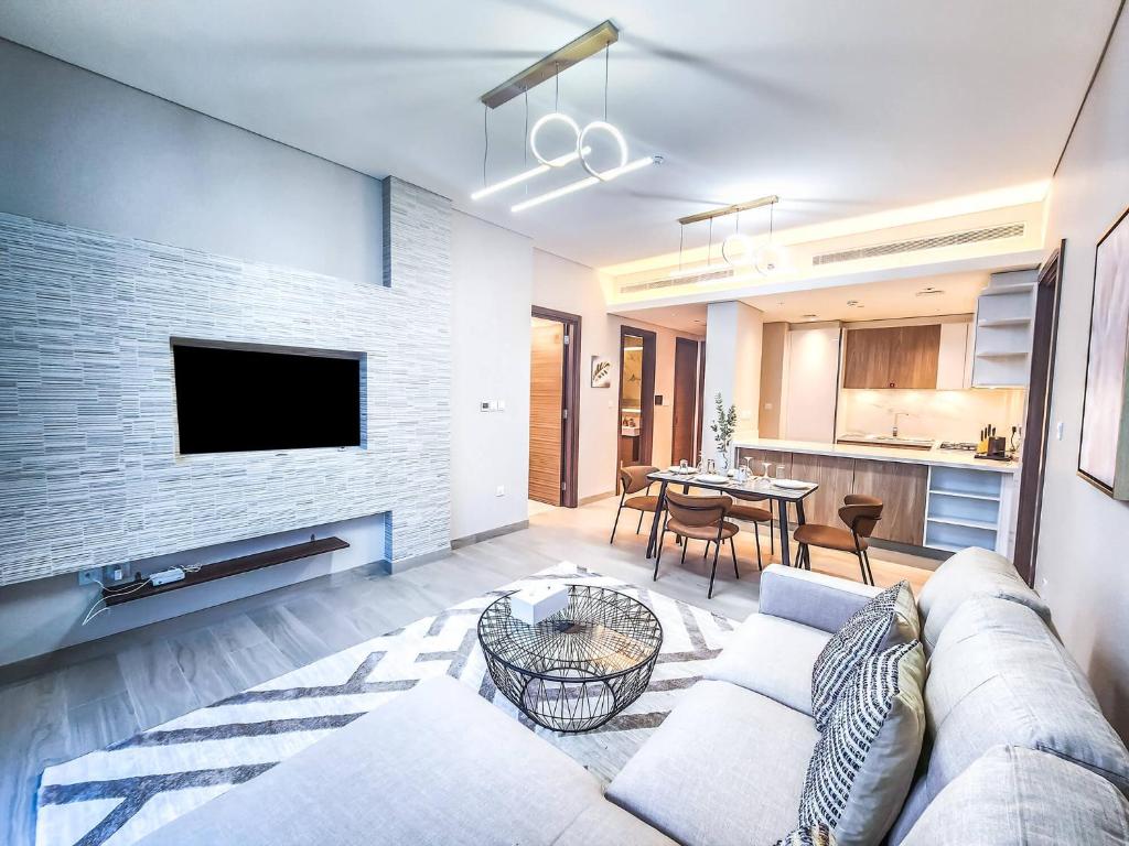 STAY Beautiful 2 BR Holiday Home near Burj Khalifa