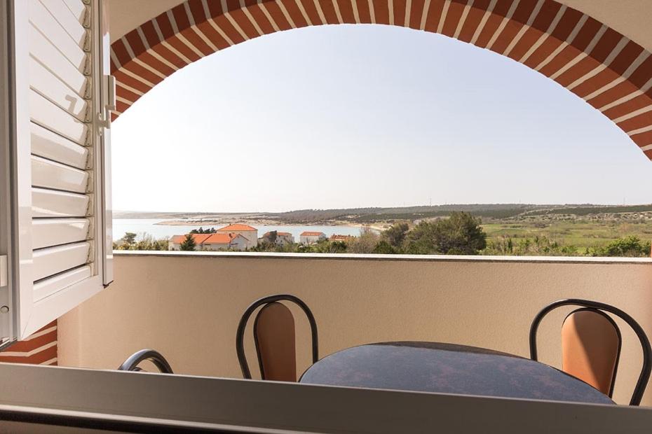 Balkon lub taras w obiekcie Apartment in Novalja with sea view, terrace, air conditioning, WiFi 3565-12