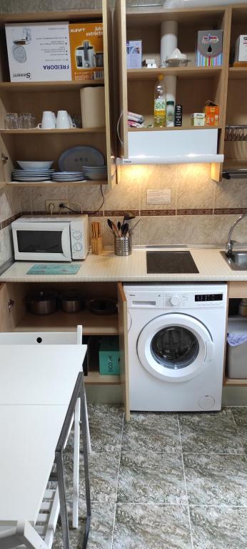 Precioso apartamento con patio - 9