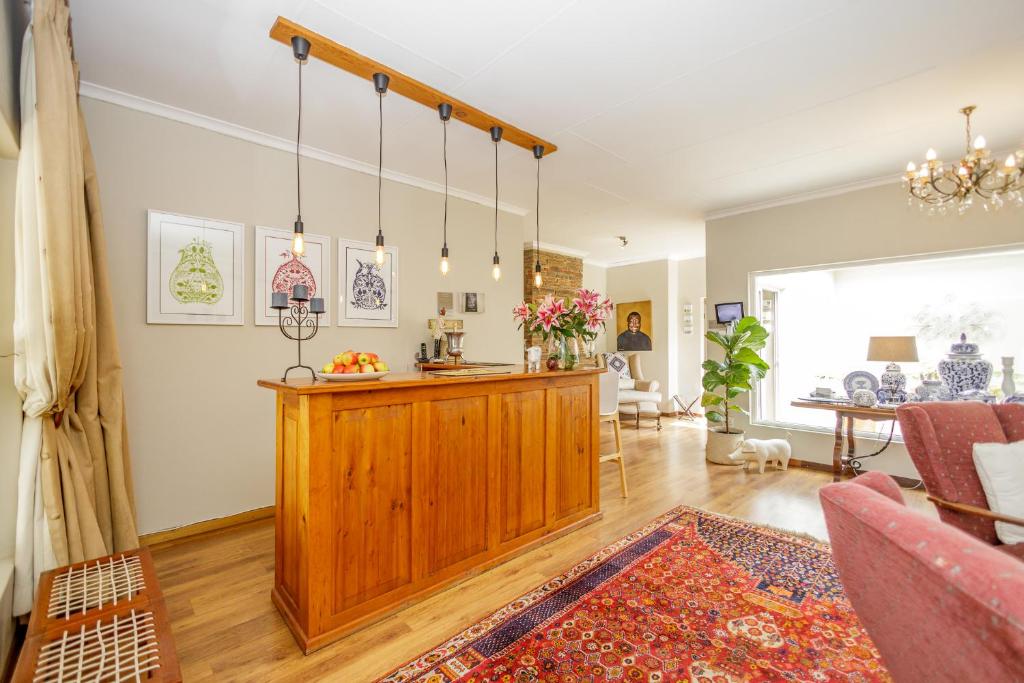 A kitchen or kitchenette at The Ashford