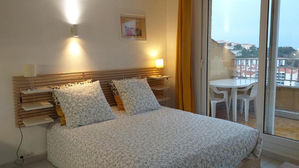 Posteľ alebo postele v izbe v ubytovaní Studio Baie Azur