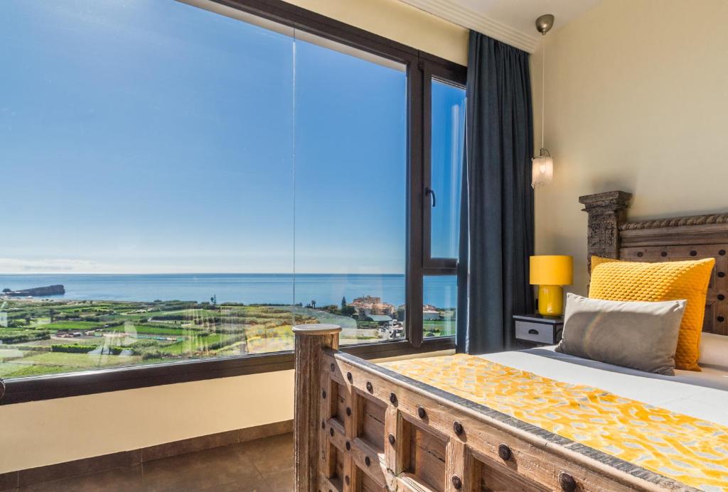 Nespecifikovaný výhled na moře nebo výhled na moře při pohledu z hotelu