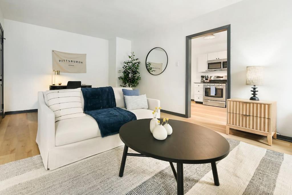 HostWise Stays Butler St, Lower Lawrenceville, Brand New!, Pittsburgh