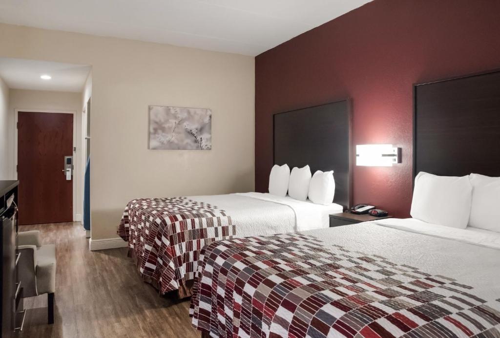 Red Roof Inn Tupelo - 
