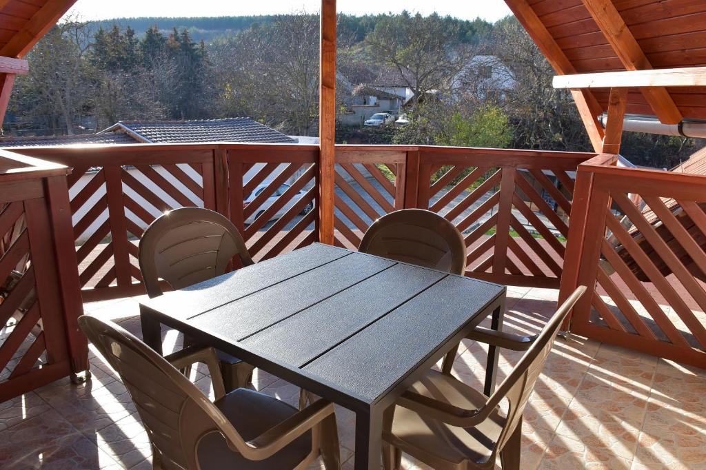 Balkon lub taras w obiekcie Sonia Vendégház