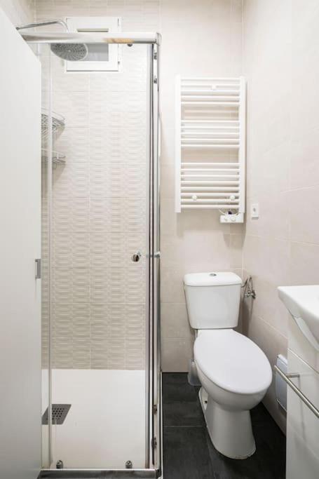 A bathroom at Espíritu Santo, comodidad para 2 en Malasaña