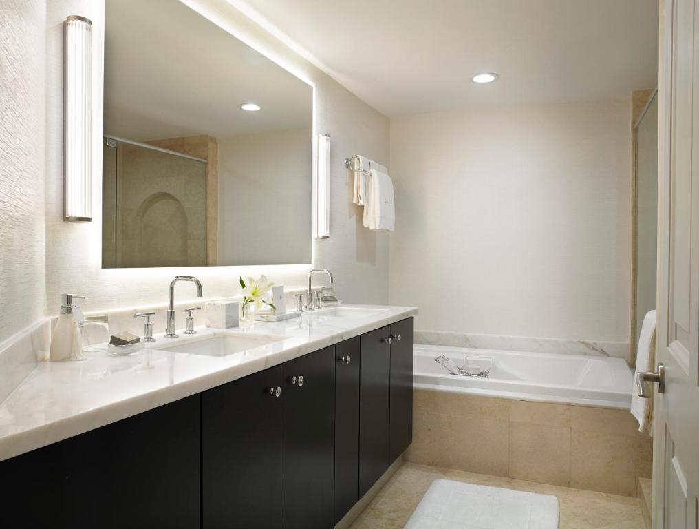 Acqualina Resort and Residences - King Room With City View - Sin Tarifa De Resort
