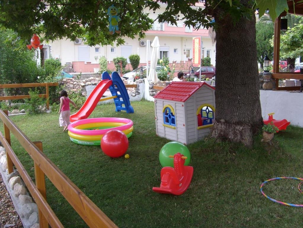 Herní místnost nebo prostor pro děti v ubytování Estelle Hotel
