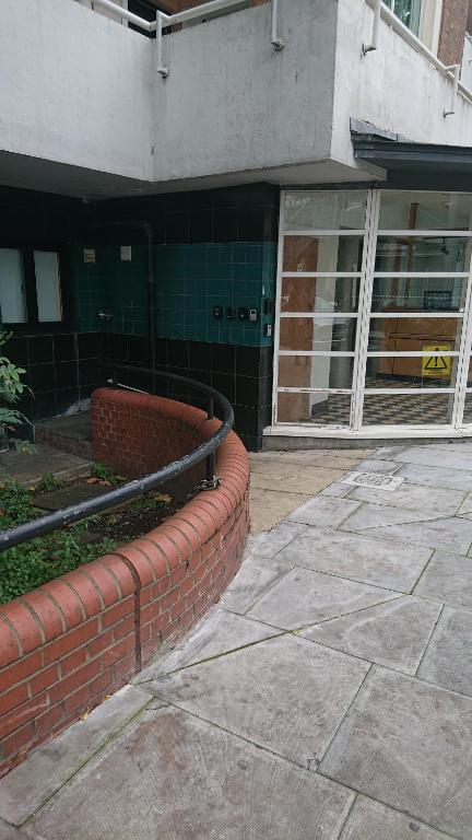 Bright, Nice Interior, Close to the City, 2 Bedroom Apartment - Two-Bedroom Apartment