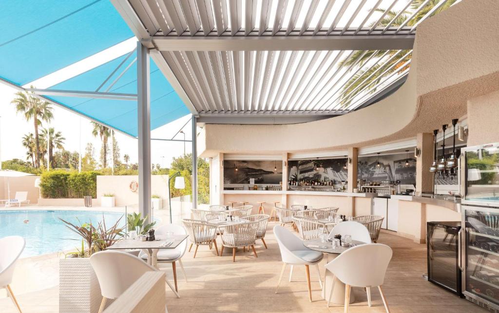 Radisson Hotel Nice Airport - Resim 39