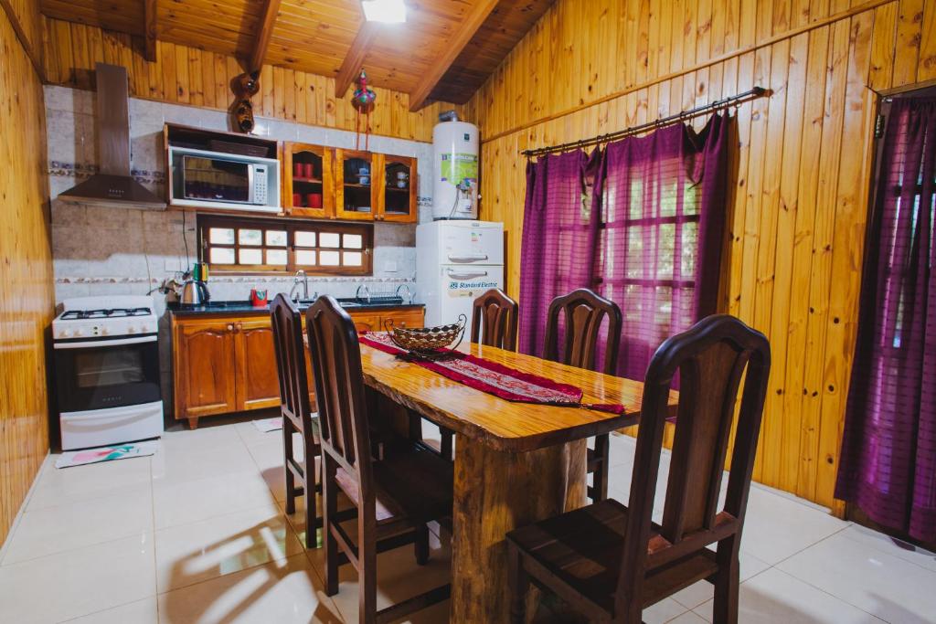 Kuchyň nebo kuchyňský kout v ubytování Cabañas Riberas del Paraná