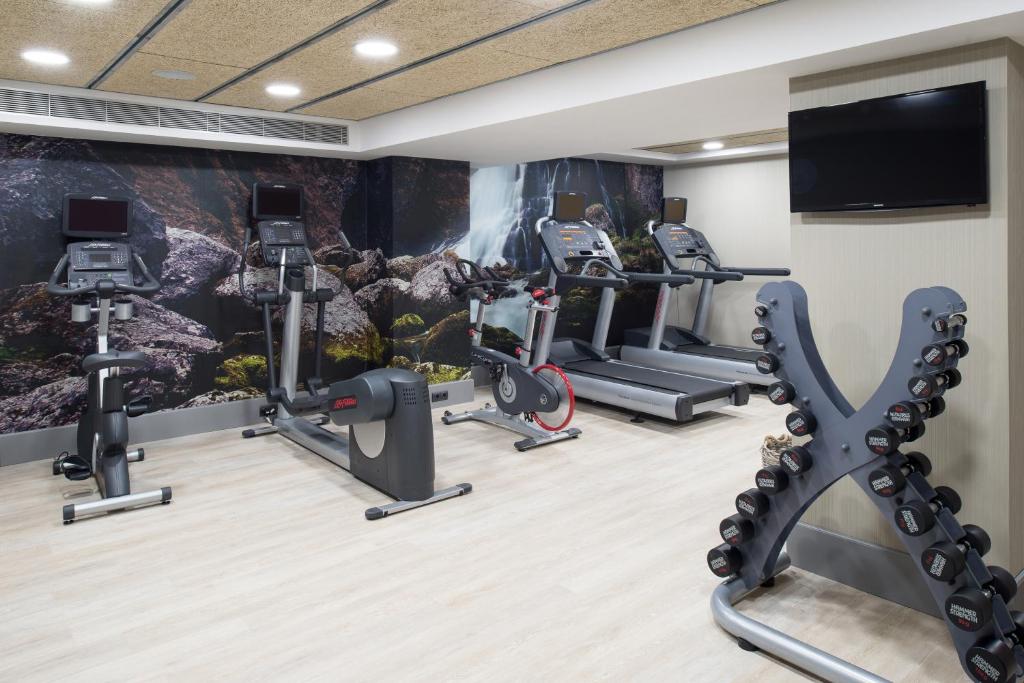 Posilňovňa alebo fitness centrum v ubytovaní Catalonia Atenas