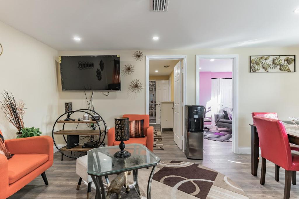 CocoPlum Rest N Hideaway #4 - Housity