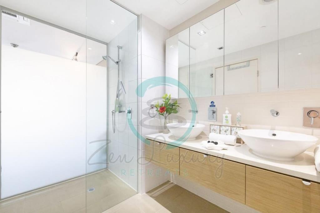 Koupelna v ubytování ZEN POINT PENTHOUSE 3-BR Executive W/front Retreat
