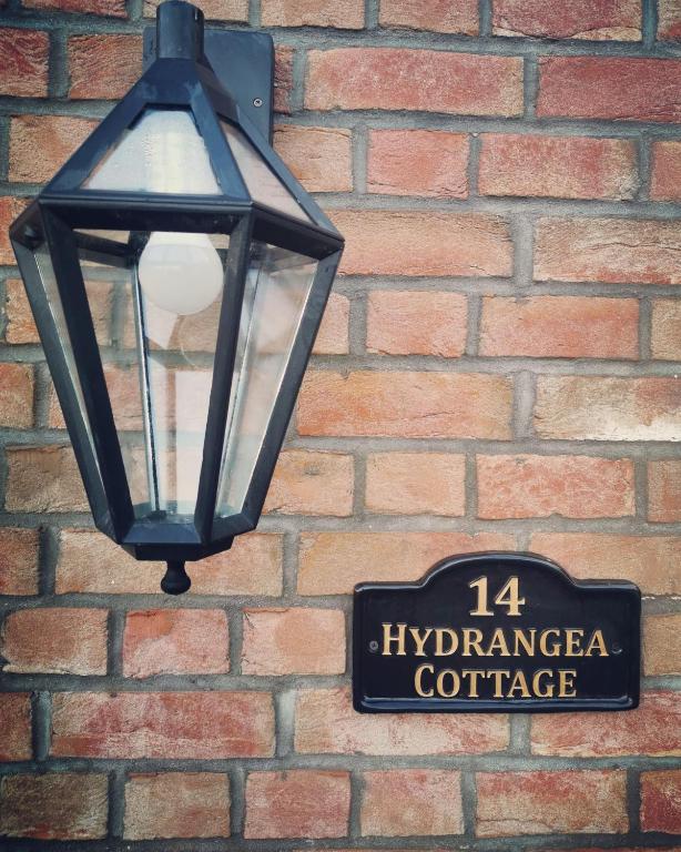 Certyfikat, podpis lub inny dokument wystawiony w obiekcie Hydrangea Cottage Arras