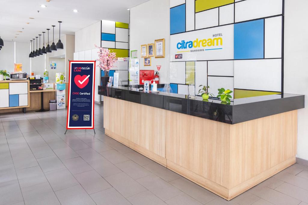 Certifikát, hodnocení, plakát nebo jiný dokument vystavený v ubytování Hotel Citradream Bandung